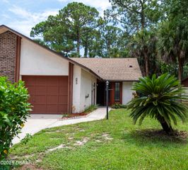 853 Stonybrook Circle, Port Orange, FL 32127