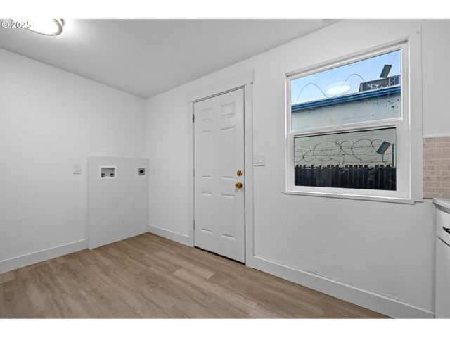 -1 Ne 111TH Ave, Portland, OR 97220