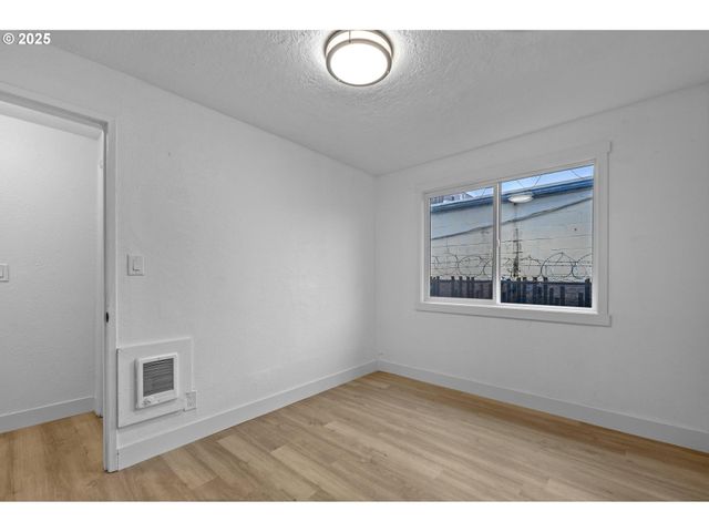 -1 Ne 111TH Ave, Portland, OR 97220