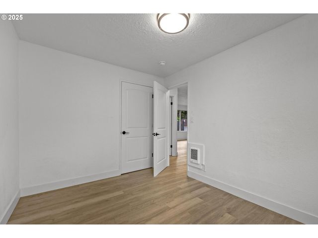 -1 Ne 111TH Ave, Portland, OR 97220