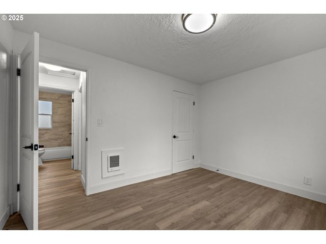 -1 Ne 111TH Ave, Portland, OR 97220