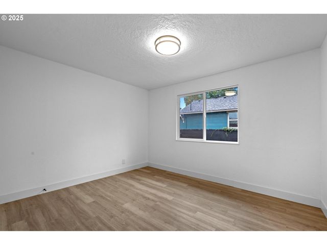 -1 Ne 111TH Ave, Portland, OR 97220