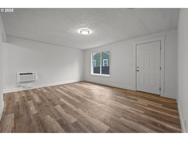 -1 Ne 111TH Ave, Portland, OR 97220