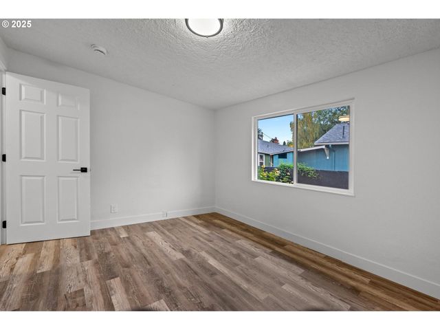 -1 Ne 111TH Ave, Portland, OR 97220