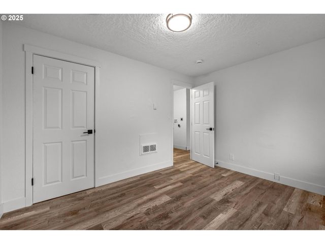 -1 Ne 111TH Ave, Portland, OR 97220