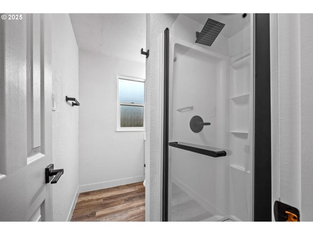 -1 Ne 111TH Ave, Portland, OR 97220