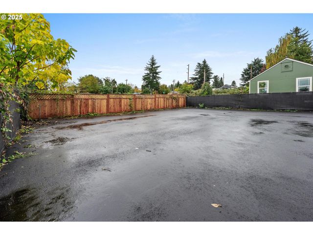 -1 Ne 111TH Ave, Portland, OR 97220