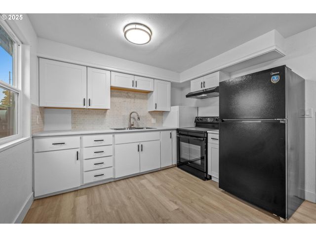 -1 Ne 111TH Ave, Portland, OR 97220