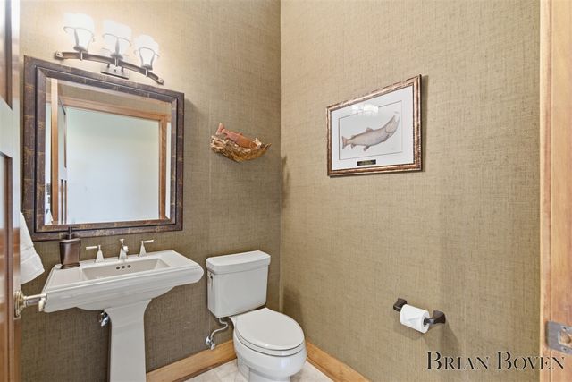 1740 7 Mile Road, Comstock Park, MI 49321