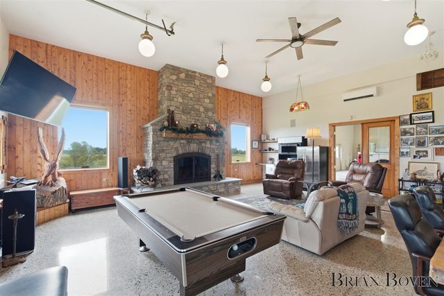 1740 7 Mile Road, Comstock Park, MI 49321