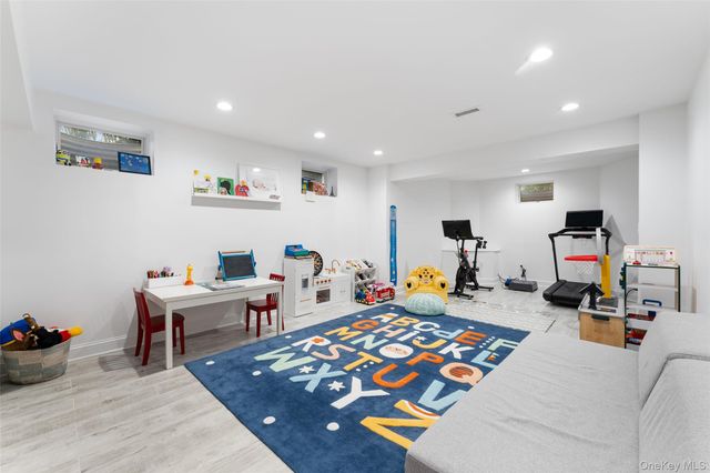 109 Lee Road, Scarsdale, NY 10583