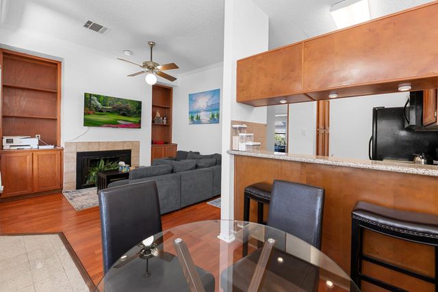 2802 Nueces ST 303, Austin, TX 78705