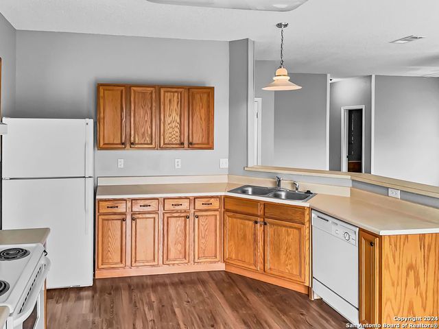 9315 BOWEN DR, San Antonio, TX 78250
