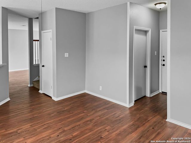 9315 BOWEN DR, San Antonio, TX 78250