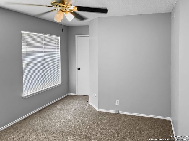 9315 BOWEN DR, San Antonio, TX 78250