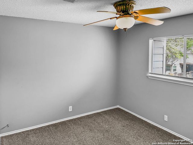 9315 BOWEN DR, San Antonio, TX 78250
