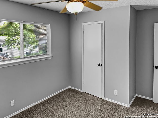 9315 BOWEN DR, San Antonio, TX 78250