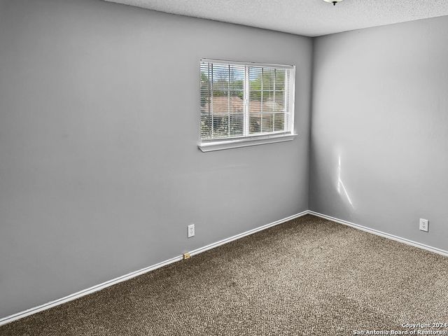 9315 BOWEN DR, San Antonio, TX 78250