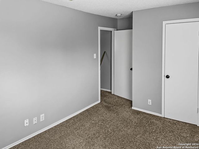 9315 BOWEN DR, San Antonio, TX 78250