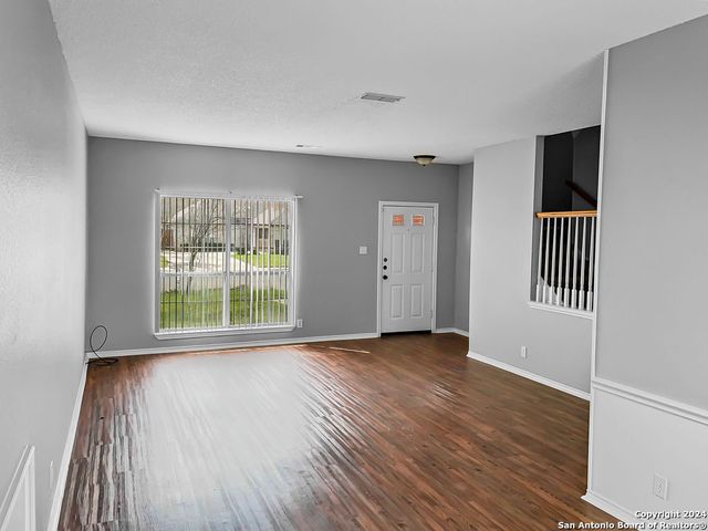9315 BOWEN DR, San Antonio, TX 78250