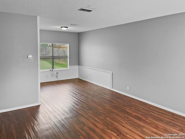 9315 BOWEN DR, San Antonio, TX 78250
