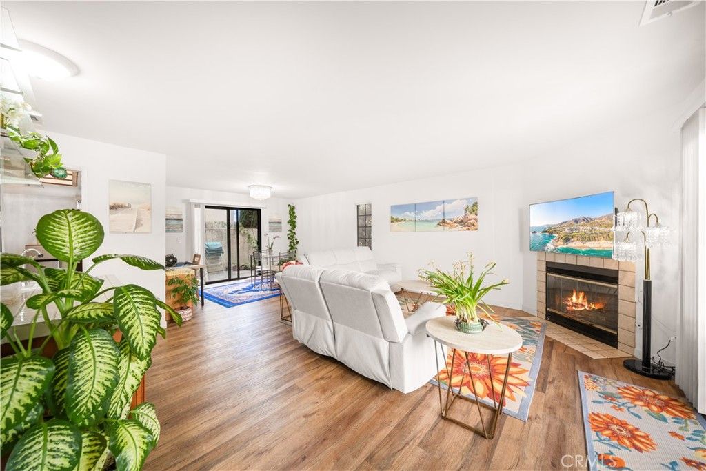 Image 12 of property listing at 4021 182nd #H, Torrance, CA 90504