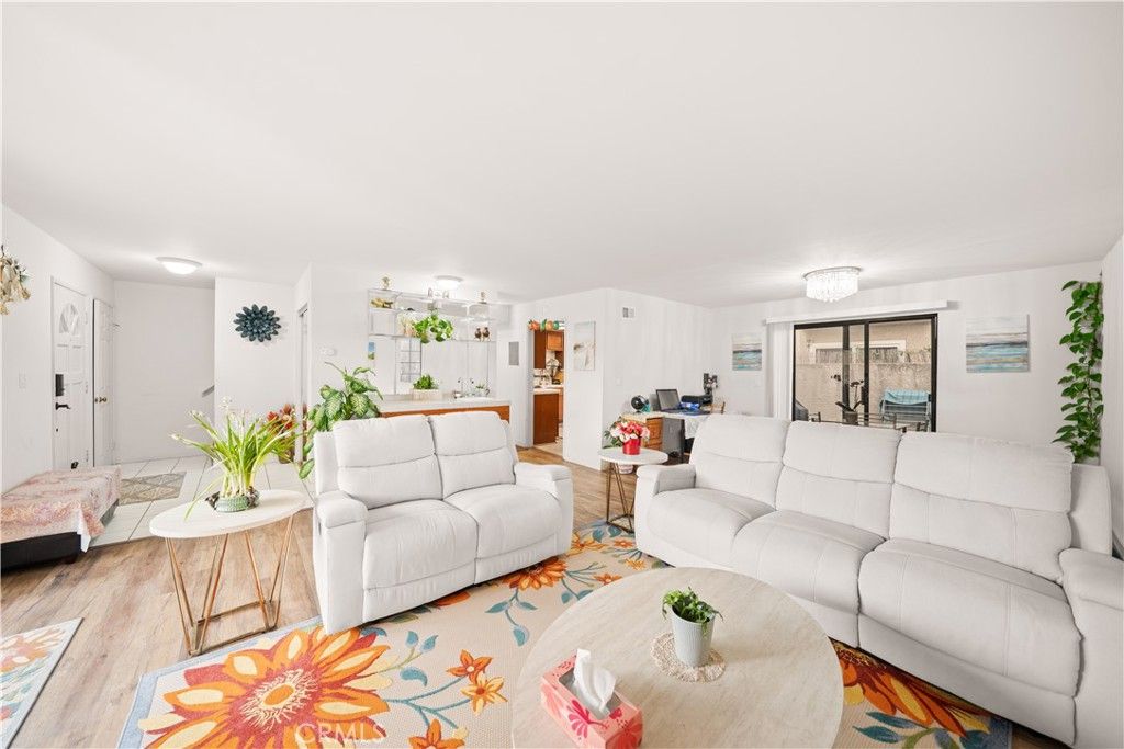 Image 16 of property listing at 4021 182nd #H, Torrance, CA 90504