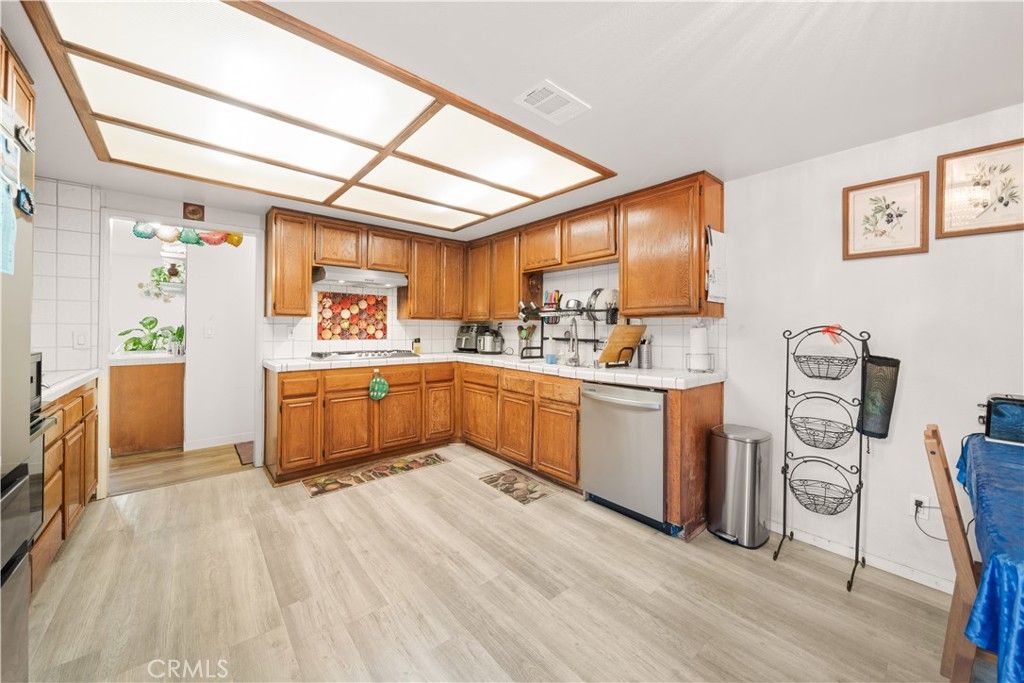 Image 25 of property listing at 4021 182nd #H, Torrance, CA 90504