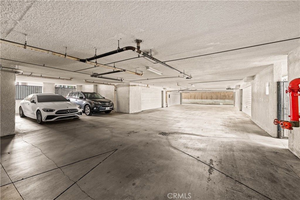 Image 33 of property listing at 4021 182nd #H, Torrance, CA 90504