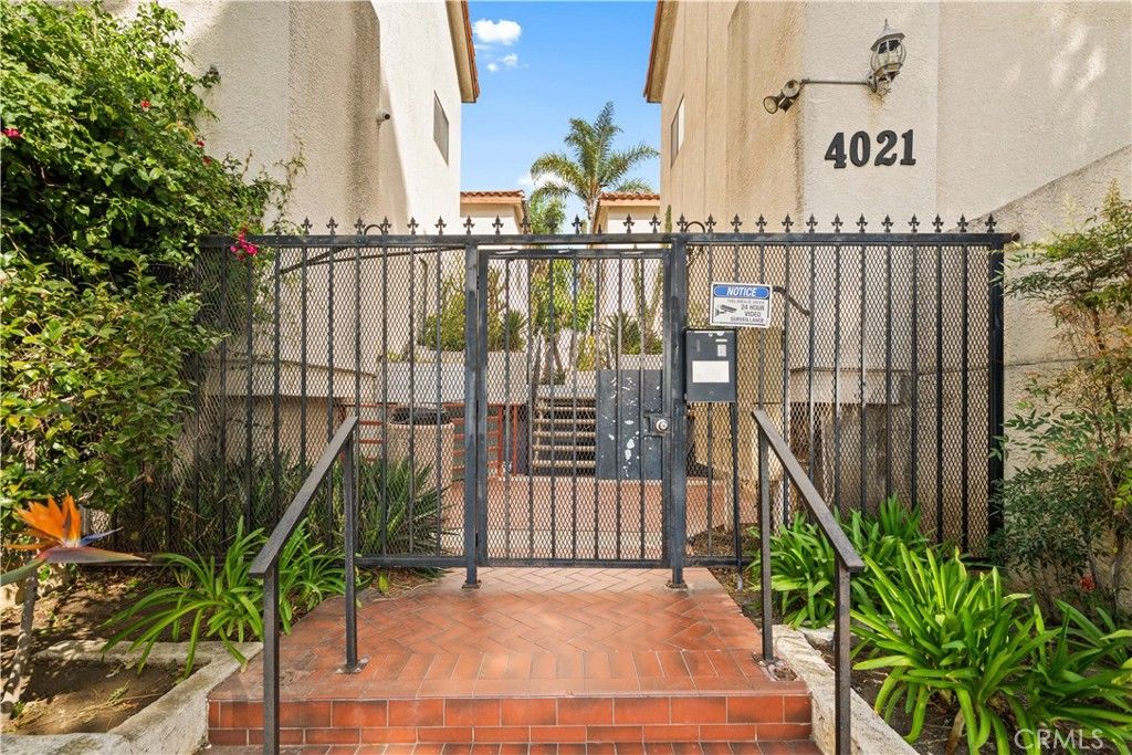 Image 5 of property listing at 4021 182nd #H, Torrance, CA 90504