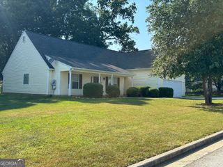 15 Creek Bend Trail, Oxford, GA 30054