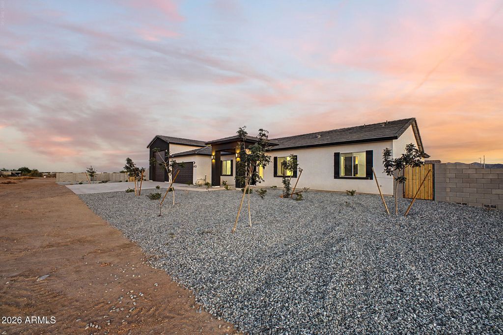24025 W BEACON Lane, Wittmann, AZ 85361 — photo 3