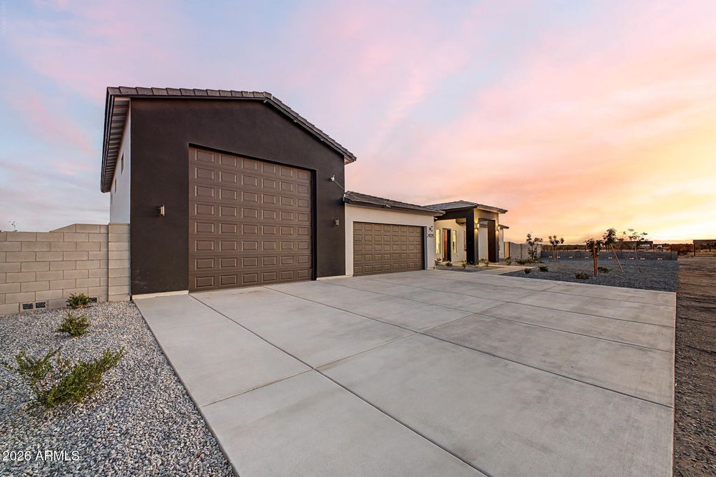 24025 W BEACON Lane, Wittmann, AZ 85361 — photo 5