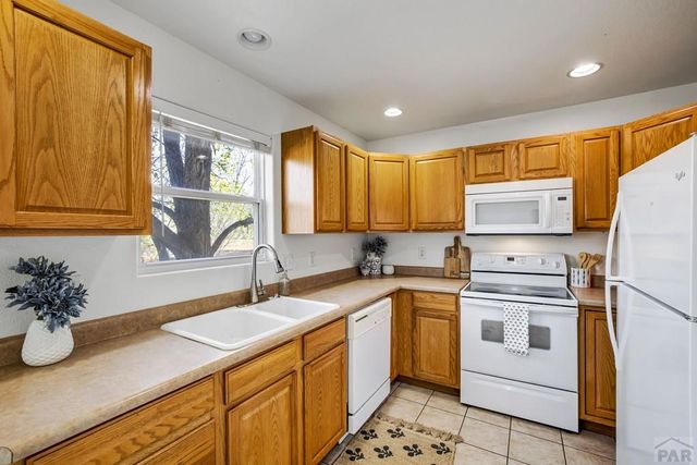 141 E Galatea Dr, Pueblo West, CO 81007