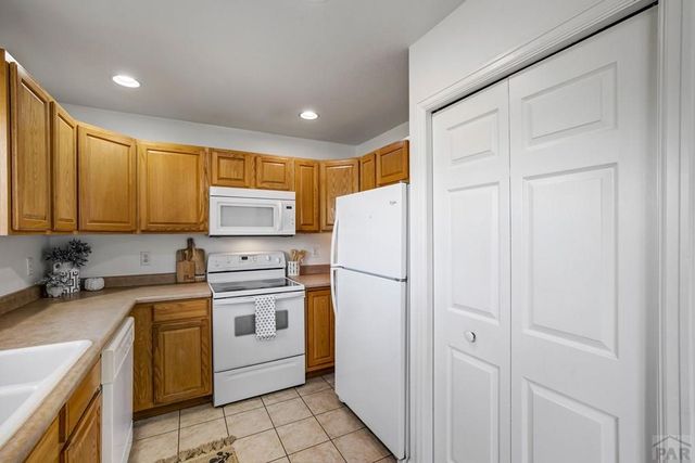 141 E Galatea Dr, Pueblo West, CO 81007