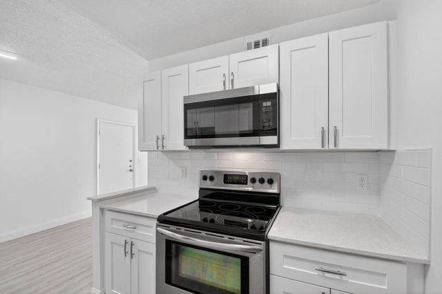 1500 N Congress Avenue C20, West Palm Beach, FL 33401