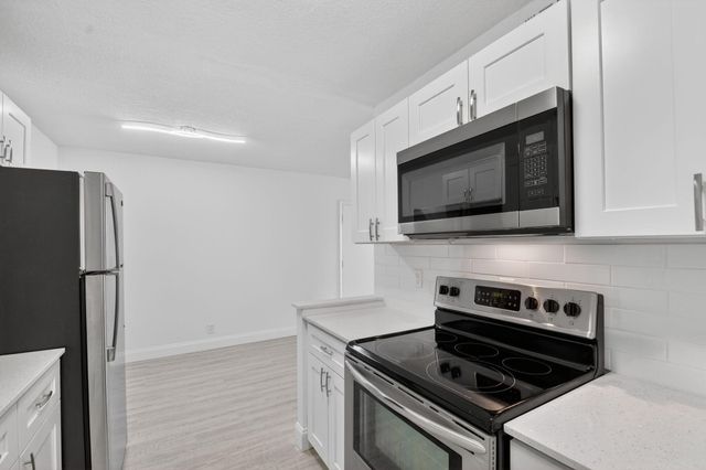 1500 N Congress Avenue C20, West Palm Beach, FL 33401