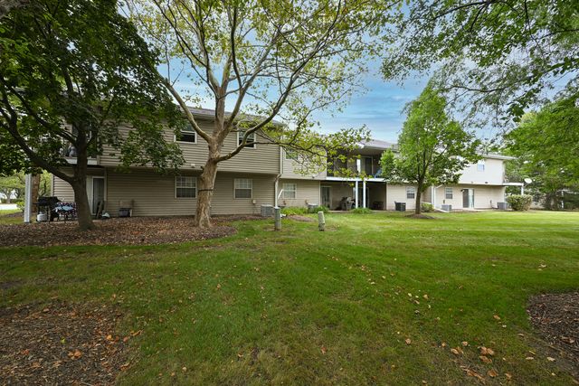 59 Gant Circle G, Streamwood, IL 60107