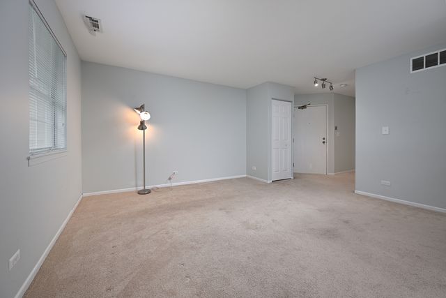 59 Gant Circle G, Streamwood, IL 60107