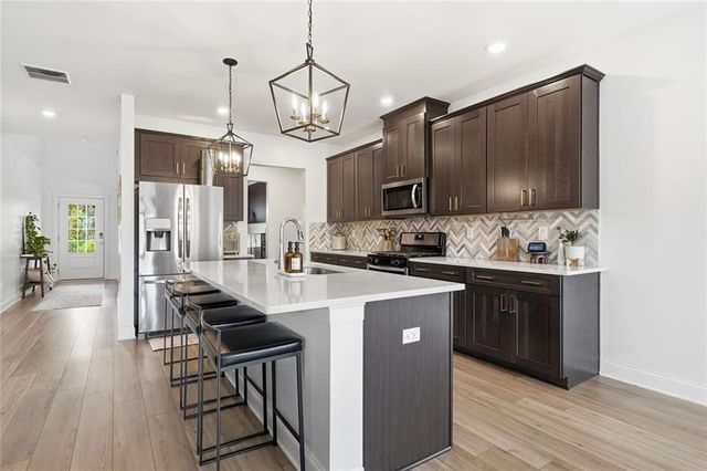 635 Stately Drive, Woodstock, GA 30188