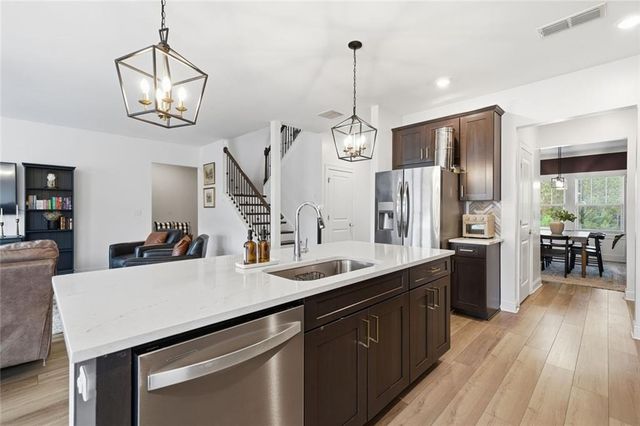 635 Stately Drive, Woodstock, GA 30188