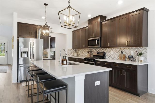 635 Stately Drive, Woodstock, GA 30188