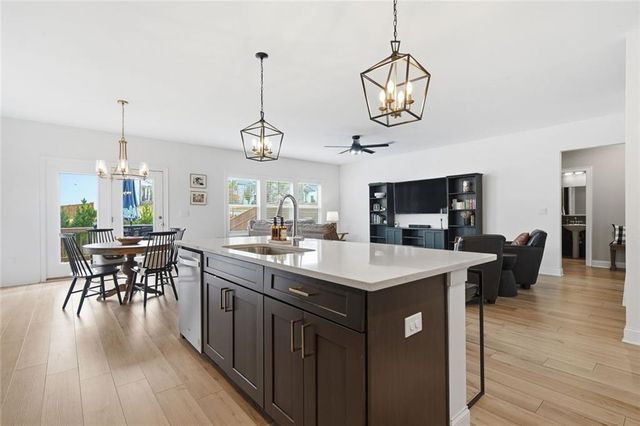 635 Stately Drive, Woodstock, GA 30188