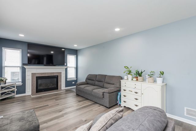 2177 W Wicklow Lane, Round Lake, IL 60073