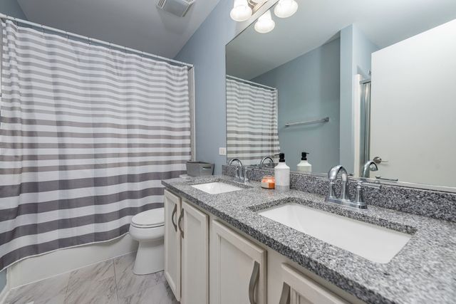 2177 W Wicklow Lane, Round Lake, IL 60073