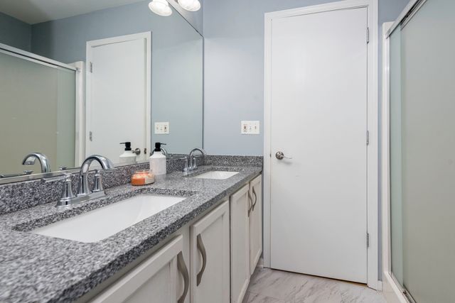 2177 W Wicklow Lane, Round Lake, IL 60073