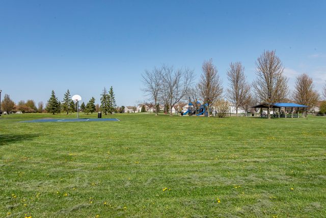 2177 W Wicklow Lane, Round Lake, IL 60073