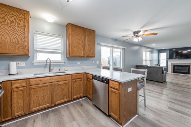 2177 W Wicklow Lane, Round Lake, IL 60073