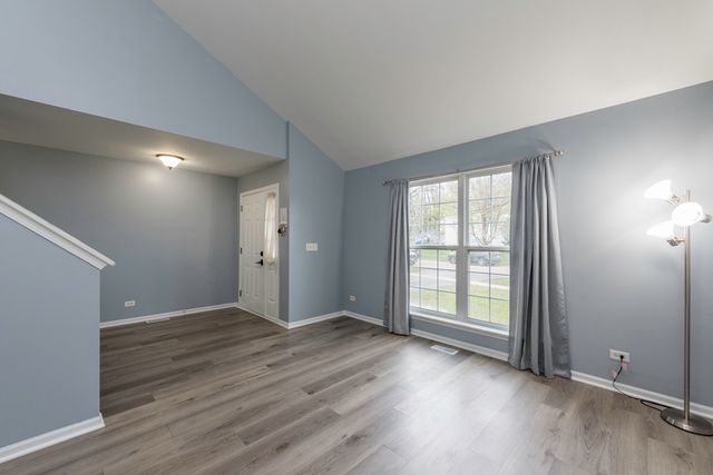 2177 W Wicklow Lane, Round Lake, IL 60073