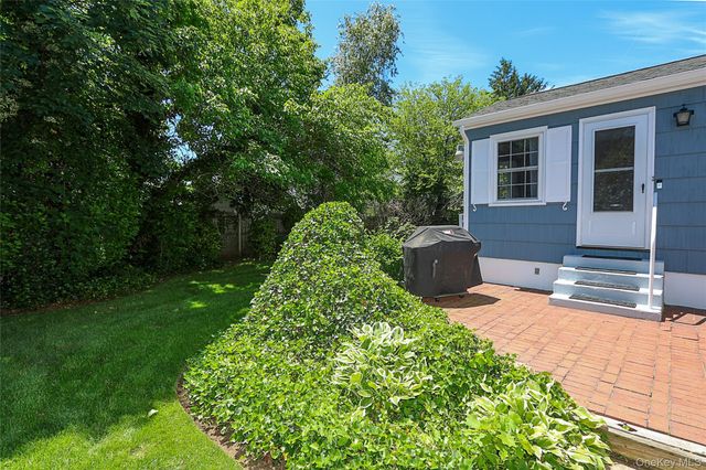 15 Hemlock Street, Merrick, NY 11566